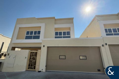Villa i Al Furjan, Dubai, Emiratene 5 soverom, 600 kvm nr. 698090