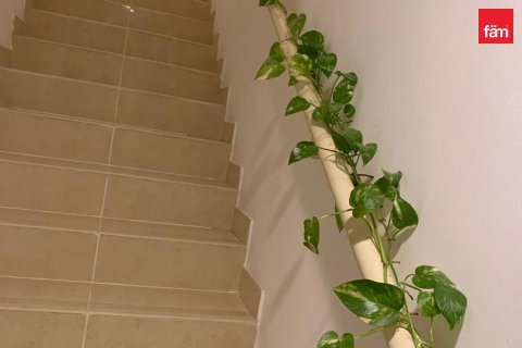 Vilă de închiriat în Dubai, EAU 4 dormitoare, 141.6 mp. №723234 - poză 9