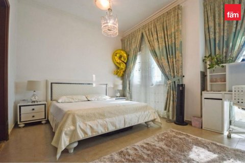 Vilă de închiriat în Dubai, EAU 4 dormitoare, 141.6 mp. №723234 - poză 15