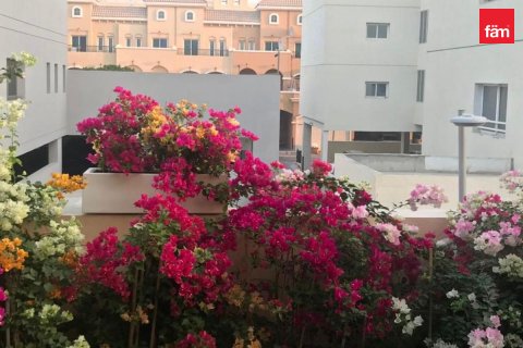 Vilă de închiriat în Dubai, EAU 4 dormitoare, 141.6 mp. №723234 - poză 14