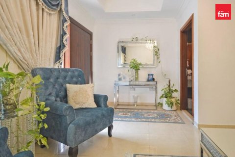 Vilă de închiriat în Dubai, EAU 4 dormitoare, 141.6 mp. №723234 - poză 3