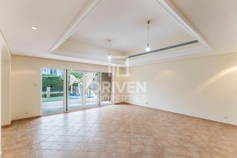 Üürile anda ridamaja asukohaga Motor City, Dubai, AÜE: 3 magamistoaga, 400.04 m² Nr 746861 - pilt 2
