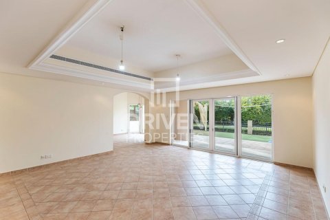 Üürile anda ridamaja asukohaga Motor City, Dubai, AÜE: 3 magamistoaga, 400.04 m² Nr 746861 - pilt 3