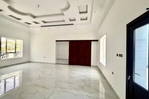 Vilë në Al Barsha, Dubai, Emiratet e Bashkuara Arabe 7 dhoma gjumi, 1483.43 m2. № 637507 - Foto 7