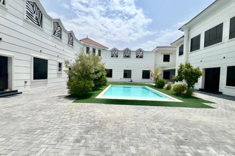 Vilë në Al Barsha, Dubai, Emiratet e Bashkuara Arabe 7 dhoma gjumi, 1483.43 m2. № 637507 - Foto 1