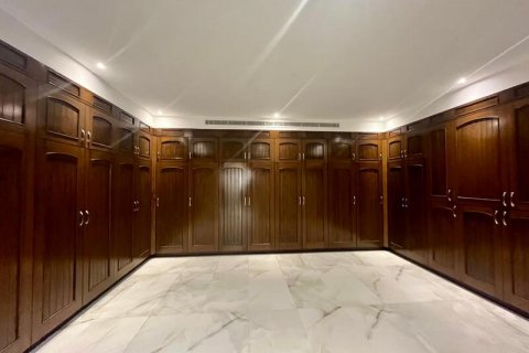 Vilë në Al Barsha, Dubai, Emiratet e Bashkuara Arabe 7 dhoma gjumi, 1483.43 m2. № 637507 - Foto 14