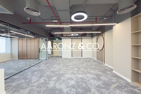 Escritório em Jumeirah Lake Towers, Dubai, EAU 111 m2 № 680421