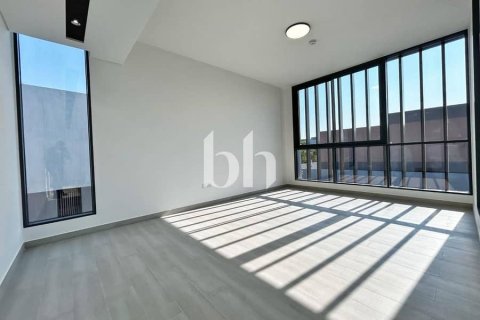 Huvila Tilal City, Sharjah, Arabiemiraatit 4 makuuhuonetta, 384 m2 № 642906 - kuva 1
