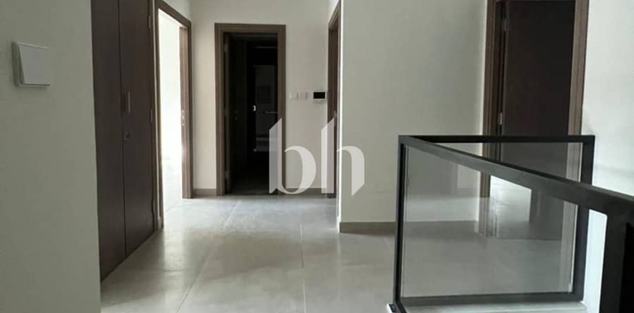 Rekkehus i Al Rahmaniya, Sharjah, Emiratene 4 soverom, 279 kvm nr. 642908