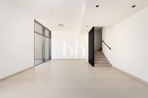 Casa urbana para venda em Tilal City, Sharjah, EAU 4 quartos, 246 m2 № 642903 - foto 2