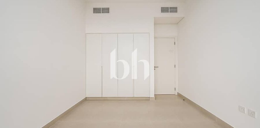 Casa urbana em Tilal City, Sharjah, EAU 4 quartos, 246 m2 № 642903