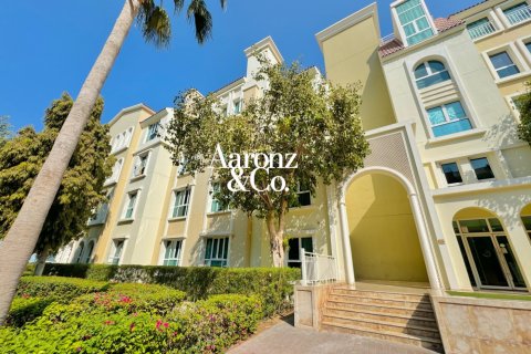 Apartment in Discovery Gardens, Dubai, UAE 1 bedroom, 90 sq.m. № 729899 - photo 3