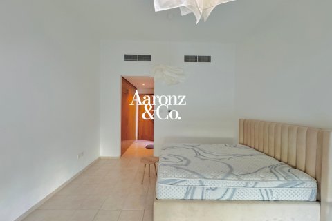 Apartment in Discovery Gardens, Dubai, UAE 1 bedroom, 90 sq.m. № 729899 - photo 2