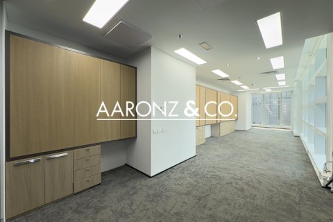 Office in Business Bay, Dubai, UAE 392.9 sq.m. № 670618 - photo 1