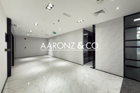 Office in Business Bay, Dubai, UAE 392.9 sq.m. № 670618 - photo 17
