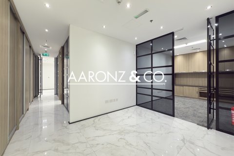 Office in Business Bay, Dubai, UAE 392.9 sq.m. № 670618 - photo 4