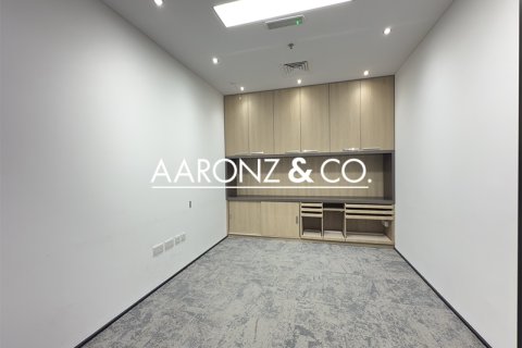Office in Business Bay, Dubai, UAE 392.9 sq.m. № 670618 - photo 10
