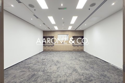 Office in Business Bay, Dubai, UAE 392.9 sq.m. № 670618 - photo 8