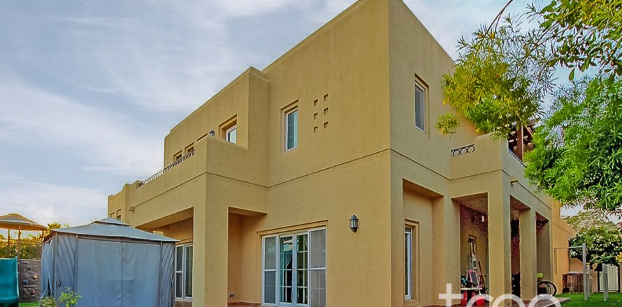 Villa asukohaga Arabian Ranches, Dubai, AÜE: 5 magamistoaga, 450.3 m² Nr 753741