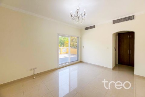 Vilë në Meadows, Dubai, Emiratet e Bashkuara Arabe 5 dhoma gjumi, 390.19 m2. № 753743 - Foto 13