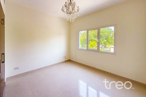 Vilë në Meadows, Dubai, Emiratet e Bashkuara Arabe 5 dhoma gjumi, 390.19 m2. № 753743 - Foto 10