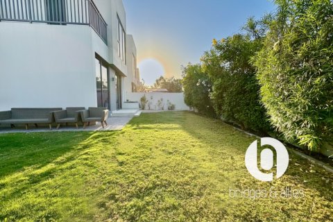 Dubai Hills Estate, UAE의 판매용 빌라 침실 4개, 347제곱미터 번호 687702 - 사진 2