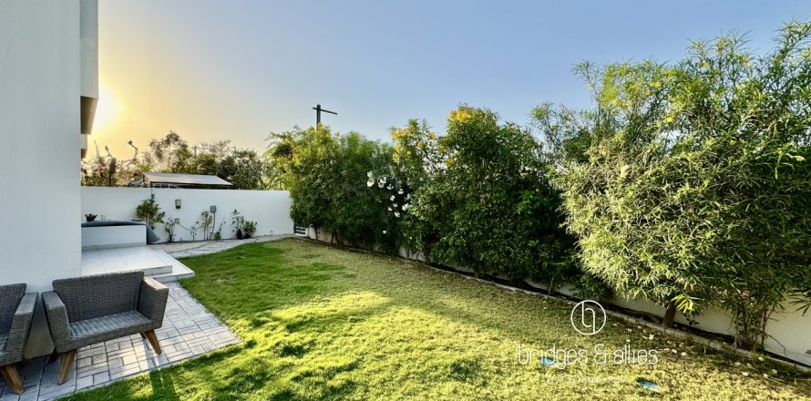 Villa asukohaga Dubai Hills Estate, AÜE: 4 magamistoaga, 347 m² Nr 687702