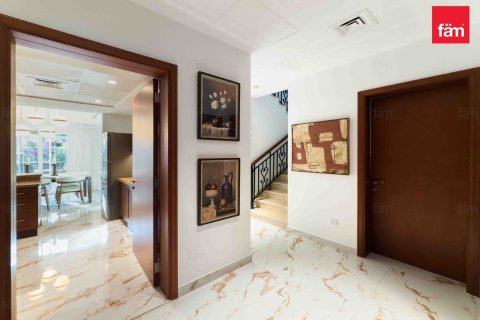 Villa til salgs i Dubai, Emiratene 4 soverom, 266.1 kvm Nr. 719078 - Foto 21