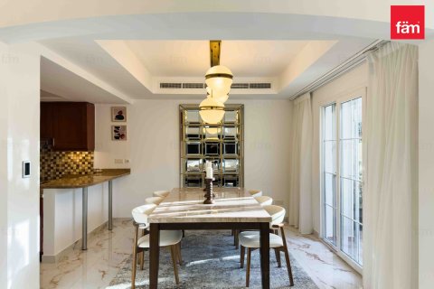 Villa til salgs i Dubai, Emiratene 4 soverom, 266.1 kvm Nr. 719078 - Foto 5