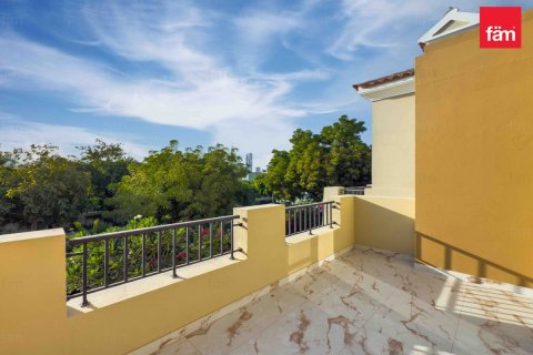 Villa til salgs i Dubai, Emiratene 4 soverom, 266.1 kvm Nr. 719078 - Foto 23