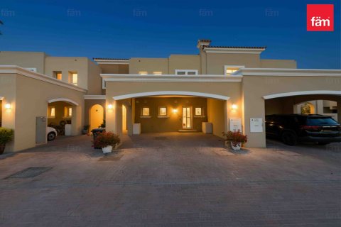 Villa til salgs i Dubai, Emiratene 4 soverom, 266.1 kvm Nr. 719078 - Foto 28