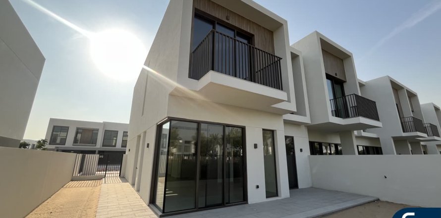 Villa à The Valley, Dubai, EAU: 4 chambres, 260 m2 № 671359