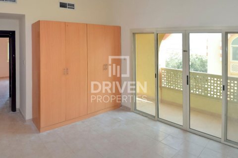 Zgrada u Dubai Investment Park, UAE 1005.68 m2 Br. 762411 - fotografija 2