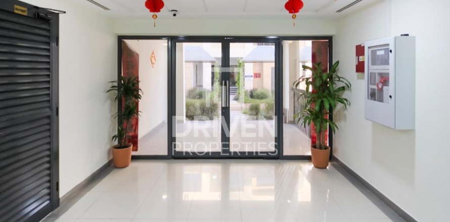 Zgrada u Dubai Investment Park, UAE 1005.68 m2 Br. 762411