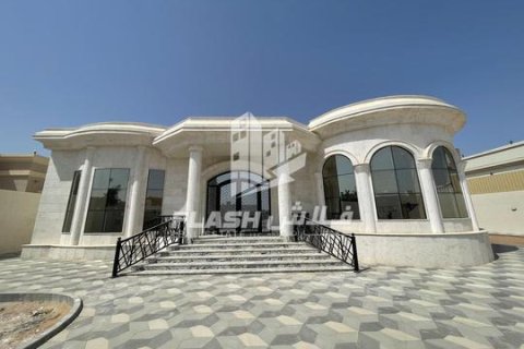 Villa te koop in Al Dhait, Ras Al Khaimah, VAE 4 slaapkamers, 1394 vr.m., nr 656899 - foto 4
