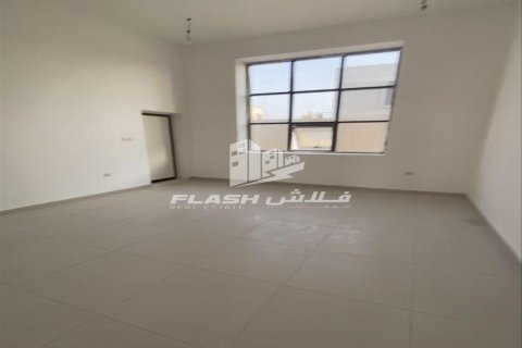 Vila u gradu Al Qusaidat, Ras Al Khaimah, UAE 6 spavaće sobe, 1394 m2 Br. 656901 - Slika 10