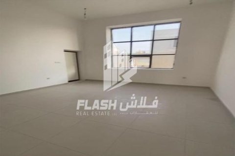 Vila u gradu Al Qusaidat, Ras Al Khaimah, UAE 6 spavaće sobe, 1394 m2 Br. 656901 - Slika 11