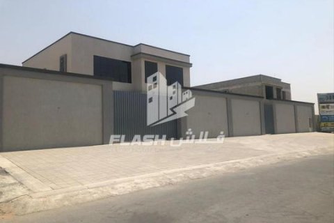 Vila u gradu Al Qusaidat, Ras Al Khaimah, UAE 6 spavaće sobe, 1394 m2 Br. 656901 - Slika 1