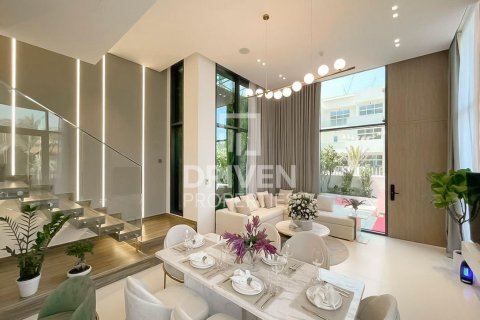 Radový dom v Jumeirah Village Circle, Dubai, SAE 4 spálne, 282 m2 č. 654701 - Fotografia 2