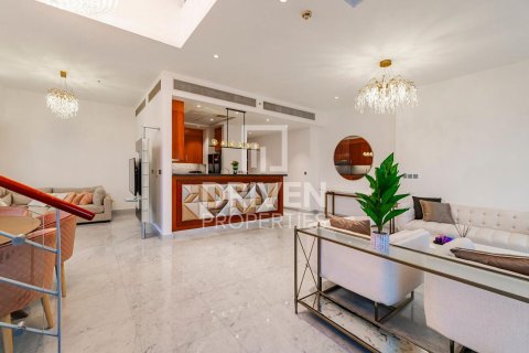 Duplex v DIFC, Dubai, SAE 2 spálne, 165 m2 č. 654703 - Fotografia 3