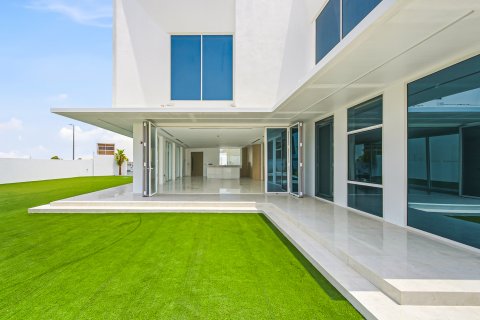 Dubai, BAE’de kiralık villa 4 yatak odası, 1505.77 m² No 754472 - fotoğraf 1
