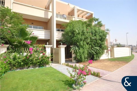 خانه شهری برای فروش در  Jumeirah Village Circle، Dubai، امارات متحده عربی  4 خوابه ، 365 متر مربع ، شماره 697741 - تصویر 1