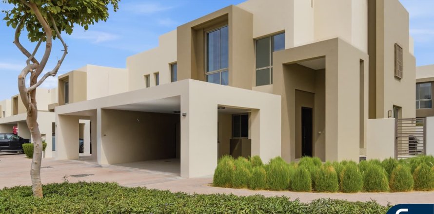 Villa in Arabian Ranches 2, Dubai, VAE: 4 Schlafzimmer, 264 m2 Nr. 697740