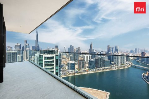 Appartamento a Business Bay, Dubai, EAU 4 camere da letto, 240.7 mq. № 769129