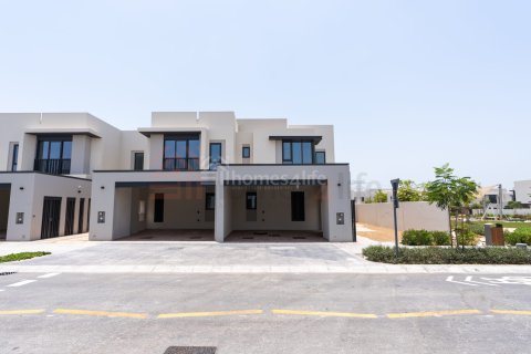 Townhouse de închiriat în Jebel Ali, Dubai, EAU 4 dormitoare, 344 mp.  №728806 - poză 1