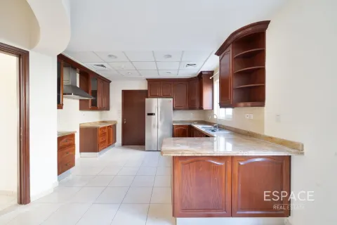 Arabian Ranches, Dubai, संयुक्त अरब अमीरात में विला, 3 बेडरूम, 350 वर्ग मीटर, संख्या 661089 - फ़ोटो 5