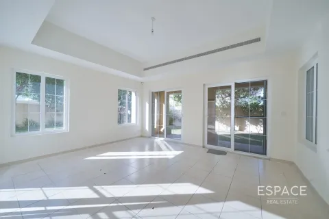 Arabian Ranches, Dubai, संयुक्त अरब अमीरात में विला, 3 बेडरूम, 350 वर्ग मीटर, संख्या 661089 - फ़ोटो 2