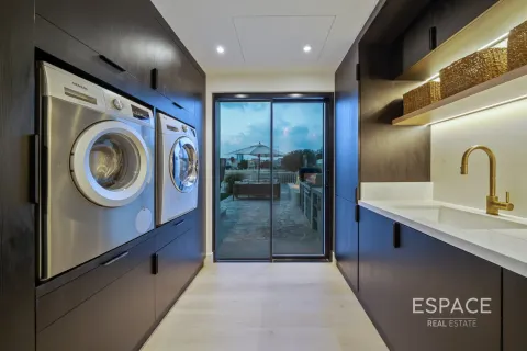 Villa in The Lakes, Dubai, UAE 4 bedrooms, 336 sq.m. № 661088 - photo 18