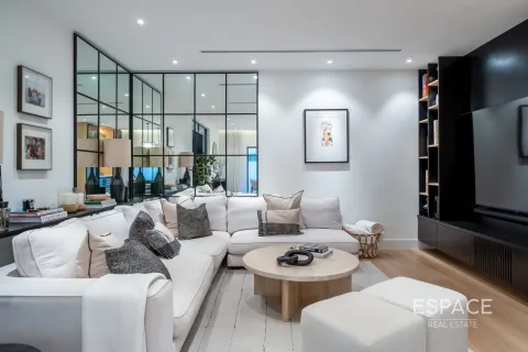 Villa in The Lakes, Dubai, UAE 4 bedrooms, 336 sq.m. № 661088 - photo 6