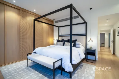 Villa in The Lakes, Dubai, UAE 4 bedrooms, 336 sq.m. № 661088 - photo 17